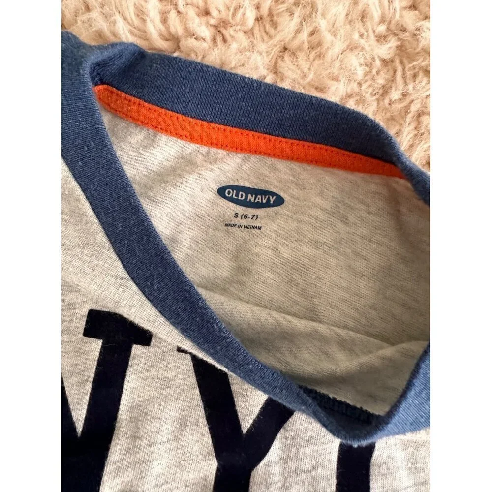 Old Navy NYC Basketball T-shirt Size Small